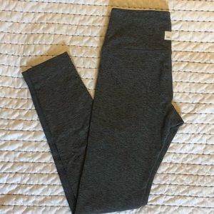 Vuori full length athletic legging